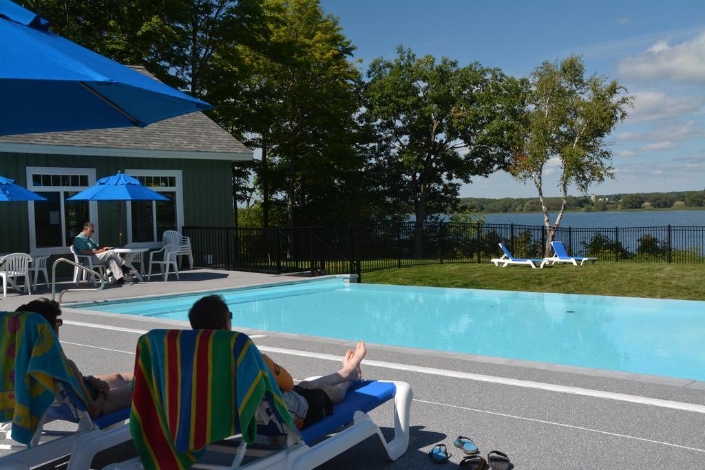 Cherry Valley Sandbanks Summer Village Cottages المظهر الخارجي الصورة