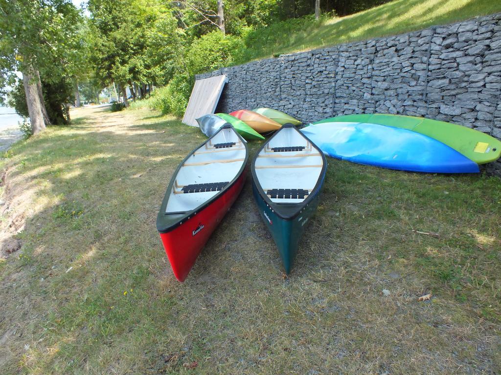 Cherry Valley Sandbanks Summer Village Cottages المظهر الخارجي الصورة