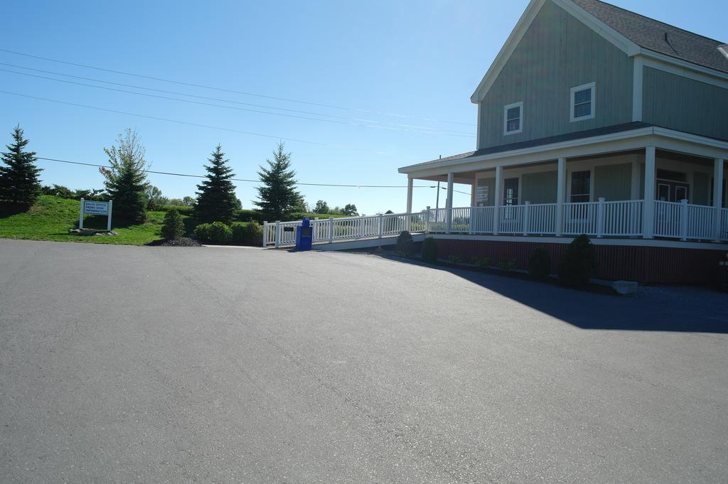 Cherry Valley Sandbanks Summer Village Cottages المظهر الخارجي الصورة